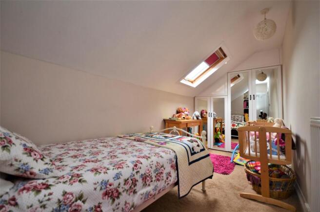18 Bed 4 Kings Acre.JPG
