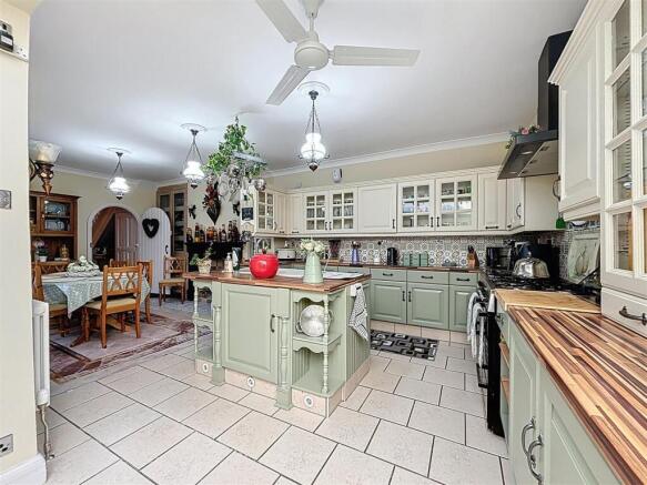 6 bed Terraced for sale Image 12
