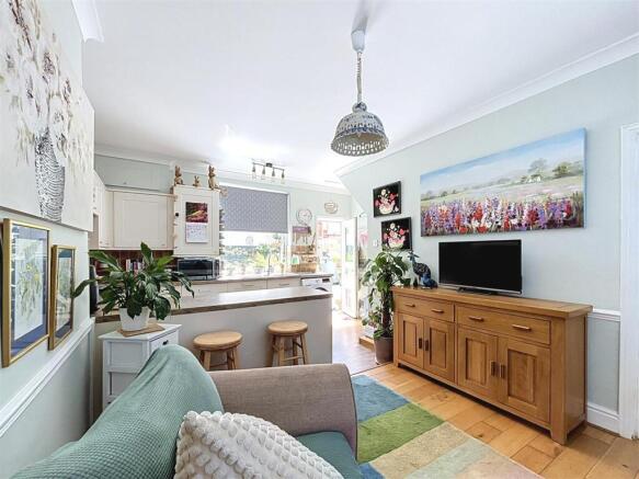 3 bed Terraced for sale Image 4