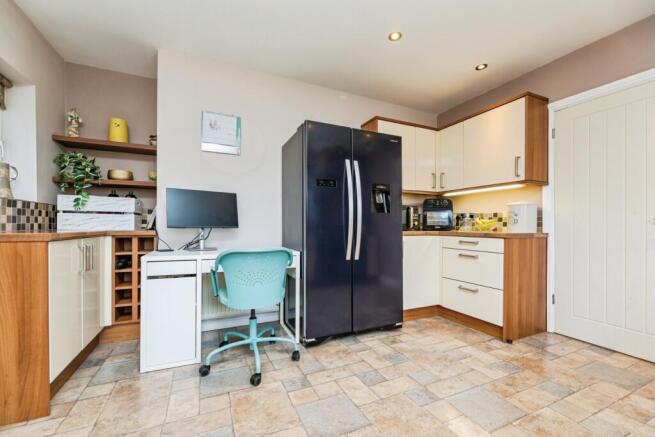 2 bed Semi-Detached for sale Image 4