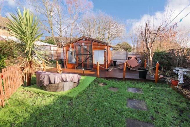 FURTHER GARDEN AREA IMAGES