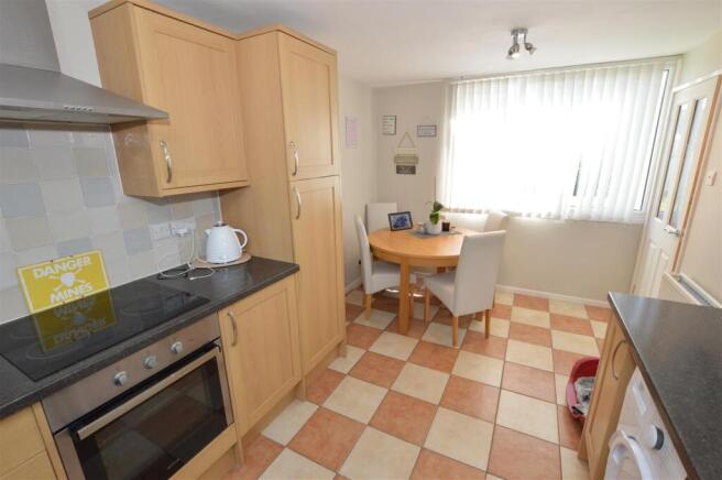 3 bed Semi-Detached for sale Image 5