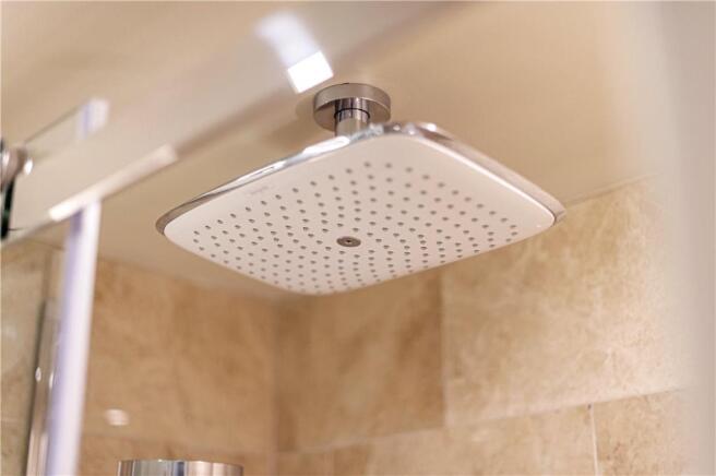 Hansgroahe Shower
