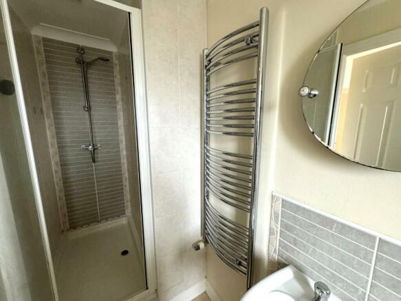 ensuite.jpg