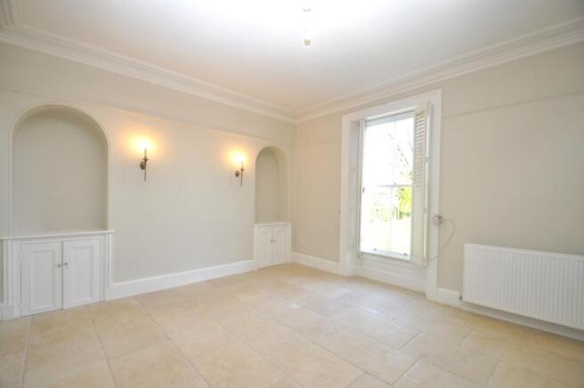 5 bed Terraced to rent Image 7
