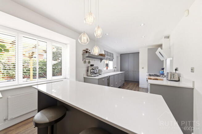 3 bed Detached for sale Image 10