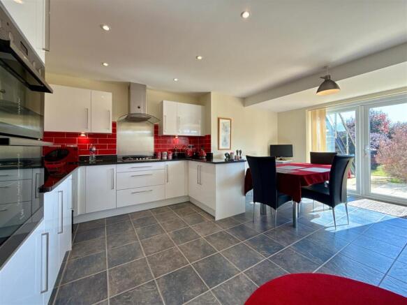 Kitchen.JPG