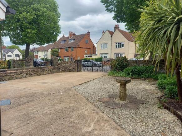 Front garden 