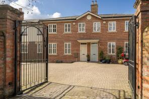 8, West Hill Court, Kings Road, Henley-on-thames RG9 2DF