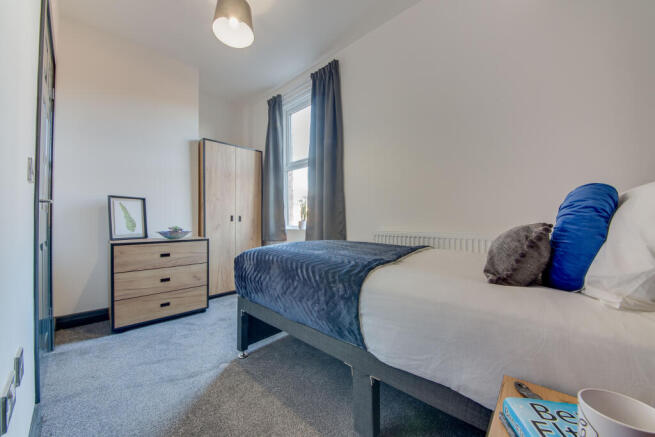 1 bed House Share to rent Image 8