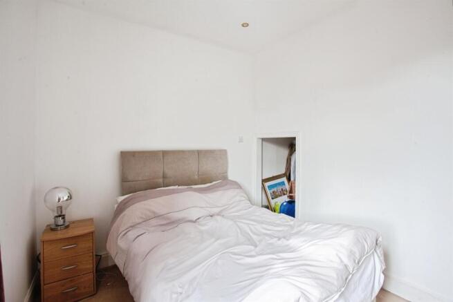 Semi-Detached for sale Image 11