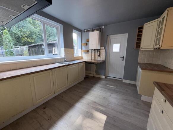 3 bed Semi-Detached for sale Image 5