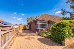 10, Chase Gardens, Binfield, Bracknell RG42 4HY