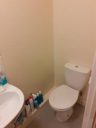 1 bed House Share to rent Image 9