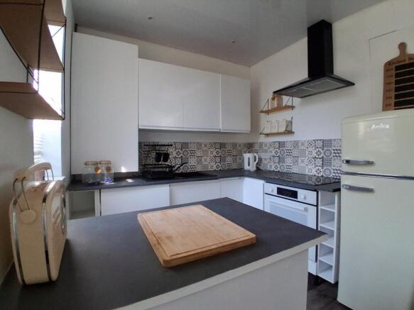3 bed Terraced for sale Image 6
