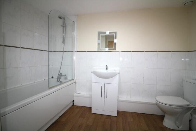 2 bed Apartment to rent Image 8