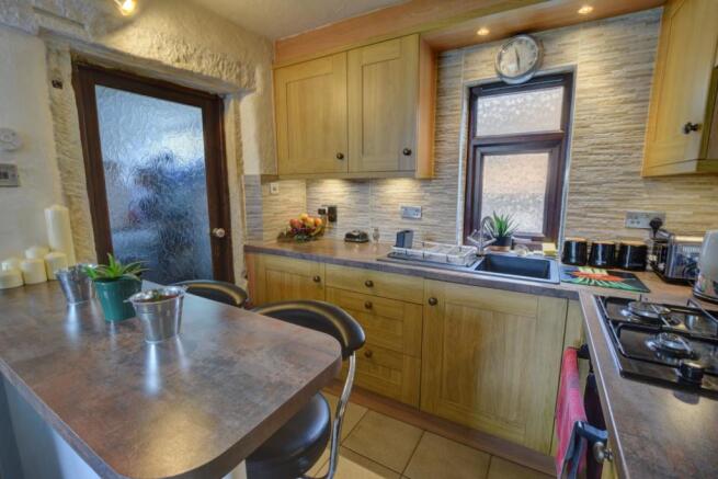 Kitchen 1.jpg