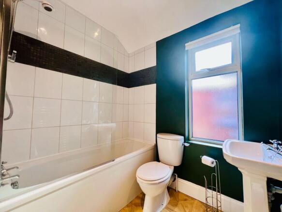 BATHROOM.jpeg