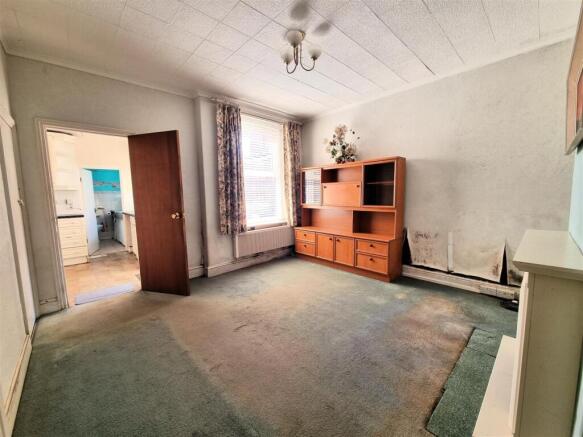 5 Tugela Road - Dining Room.jpg