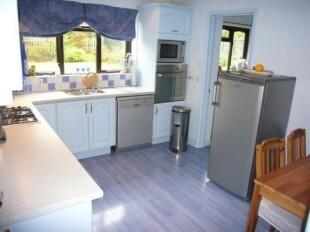 Kitchen/Brkfast Room
