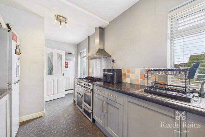 3 bed Semi-Detached for sale Image 6