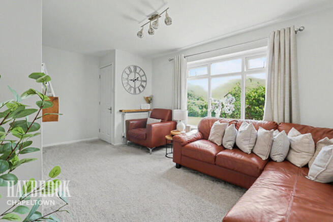 4 bed Semi-Detached for sale Image 6