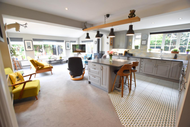 LIVING KITCHEN DINER