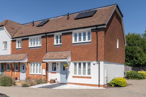 Randall Close, Beare Green