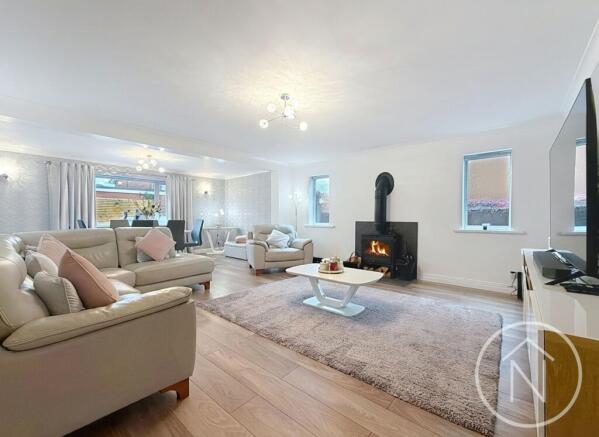 4 bed Detached for sale Image 7