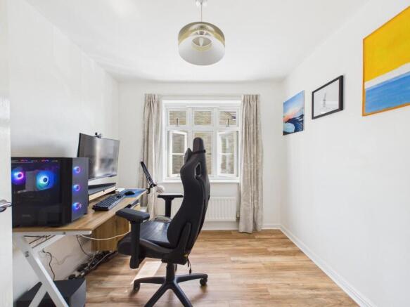 2 bed Apartment for sale Image 11