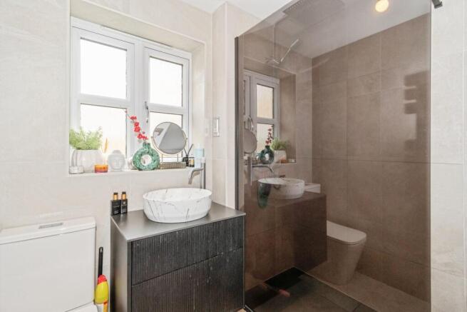 3 bed Semi-Detached for sale Image 9