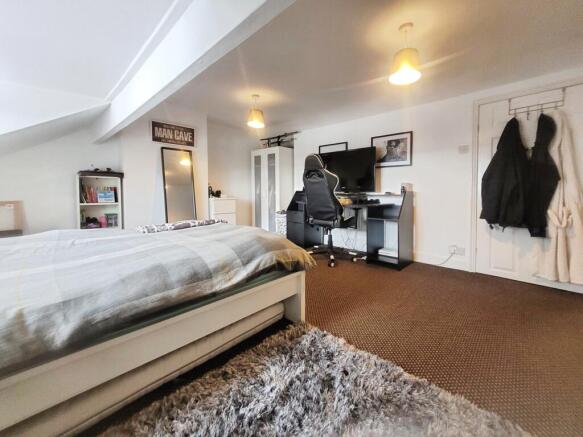 3 bed Terraced for sale Image 12