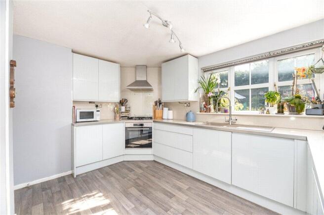 4 bed Detached for sale Image 9