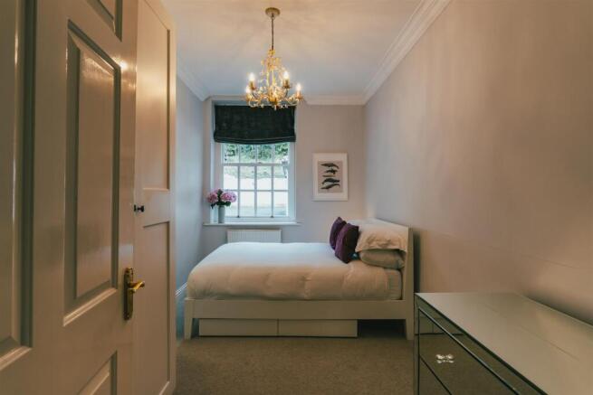 3 bed Terraced for sale Image 9