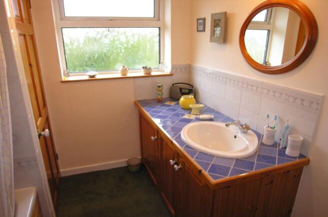 BATHROOM VIEW 1