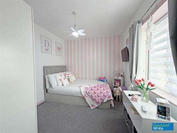 3 bed Terraced for sale Image 8