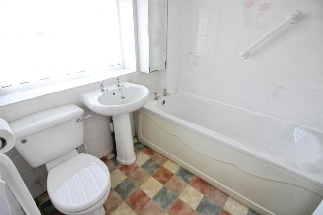 3 bed Semi-Detached for sale Image 8