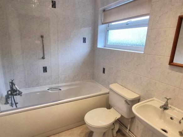 Bathroom.jpg