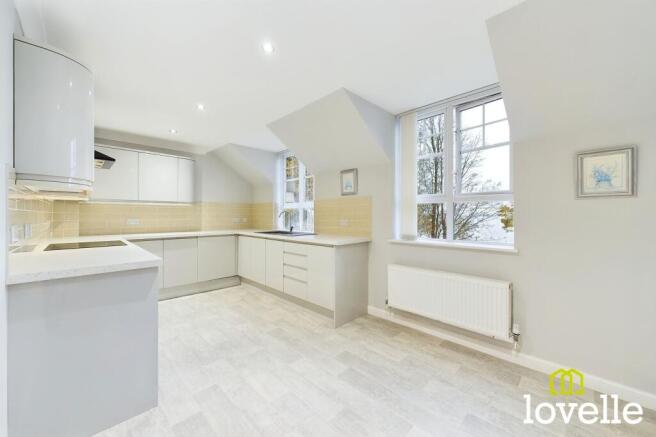 2 bed Flat for sale Image 6