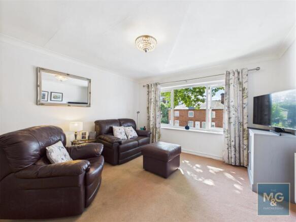 Open Plan Kitchen-Living Area