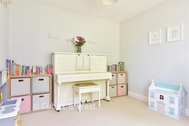 Dining Room/ Bedroom 4