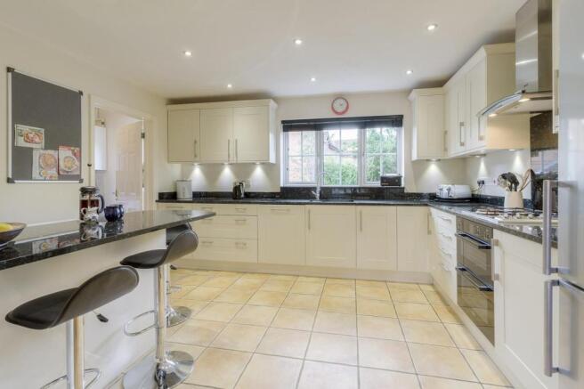 Kitchen-breakfast room.jpg