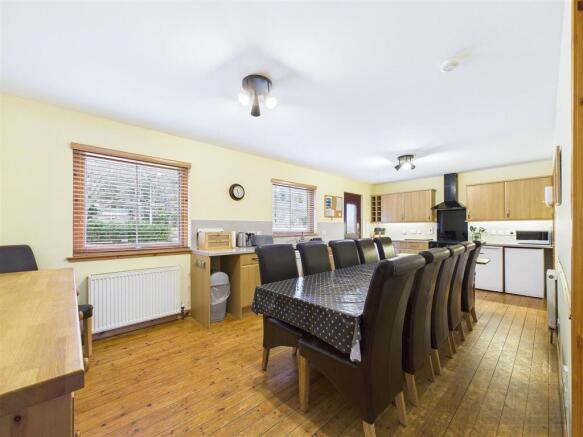 Kitchen & Dining Area