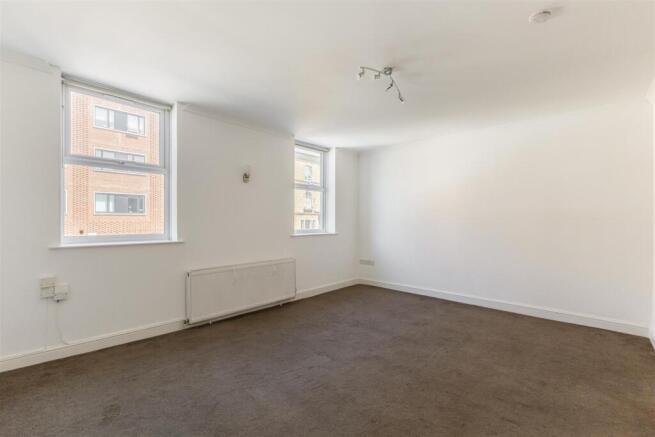110702_Flat 1 45 High Street-7.jpg