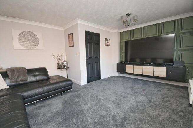 3 bed Town House for sale Image 9