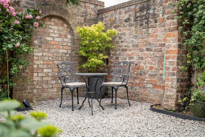 2 bed Semi-Detached for sale Image 12