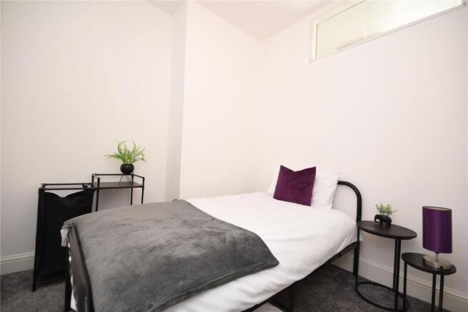 2 bed Terraced to rent Image 12