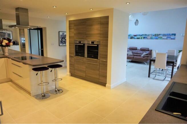 Kitchen / Breakfast