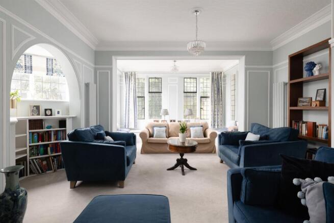 6 bed House for sale Image 6
