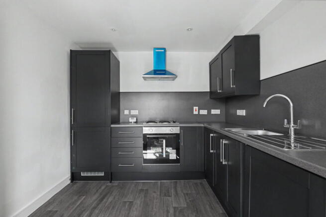 Flat 2, Luton Road, Chatham, Kent, ME4 5AA photo 4